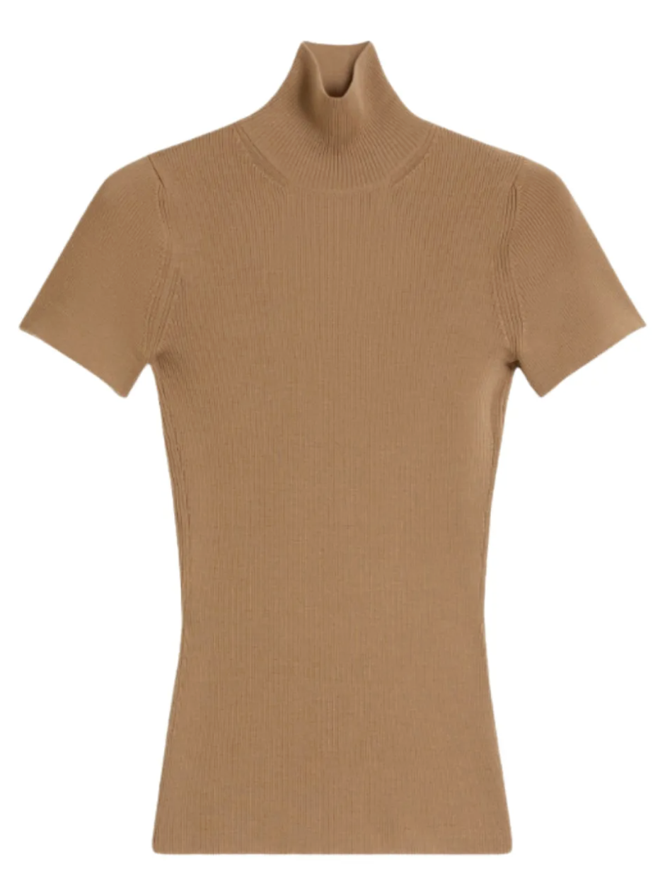 Κόκκινο και μπεζ: Ο κομψός συνδυασμός που θα αντικαταστήσει τα neutrals-1