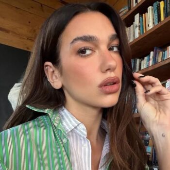 δύο-πουκάμισα-το-style-trick-που-υιοθετούν-οι-fashionistas-392334