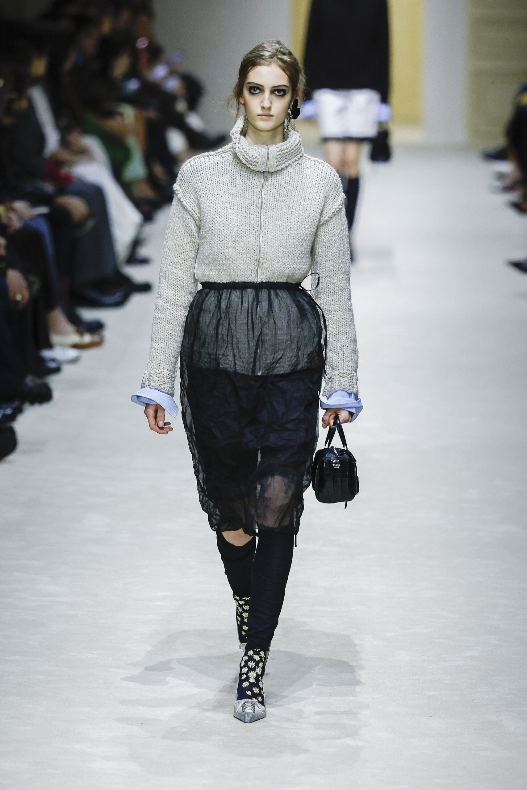 6 key takeaways από την επίδειξη μόδας της Prada για το Φθινόπωρο/Χειμώνας 2026-2027-2