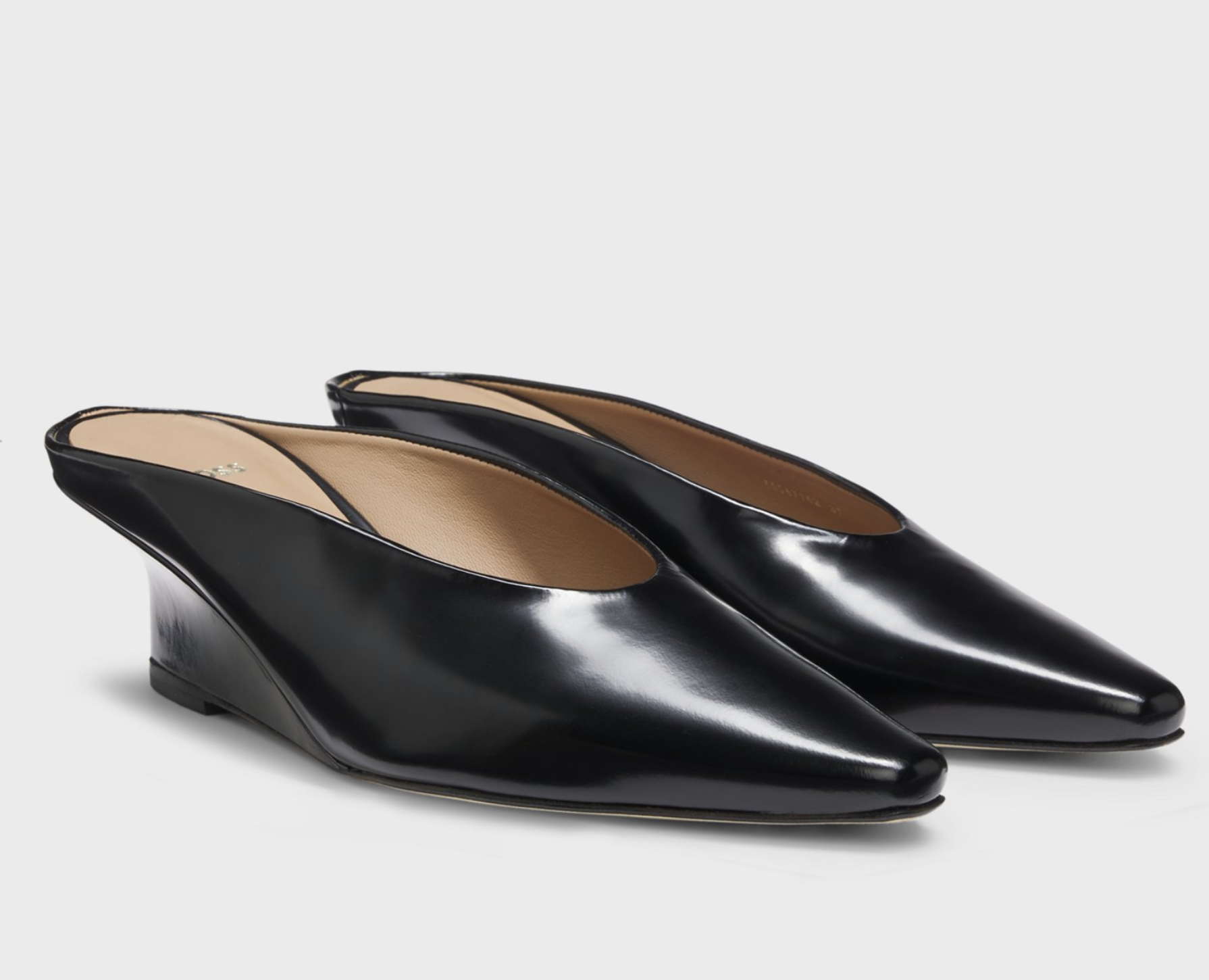 Wedge mules: Η τάση που μπαίνει στο ραντάρ την άνοιξη-3