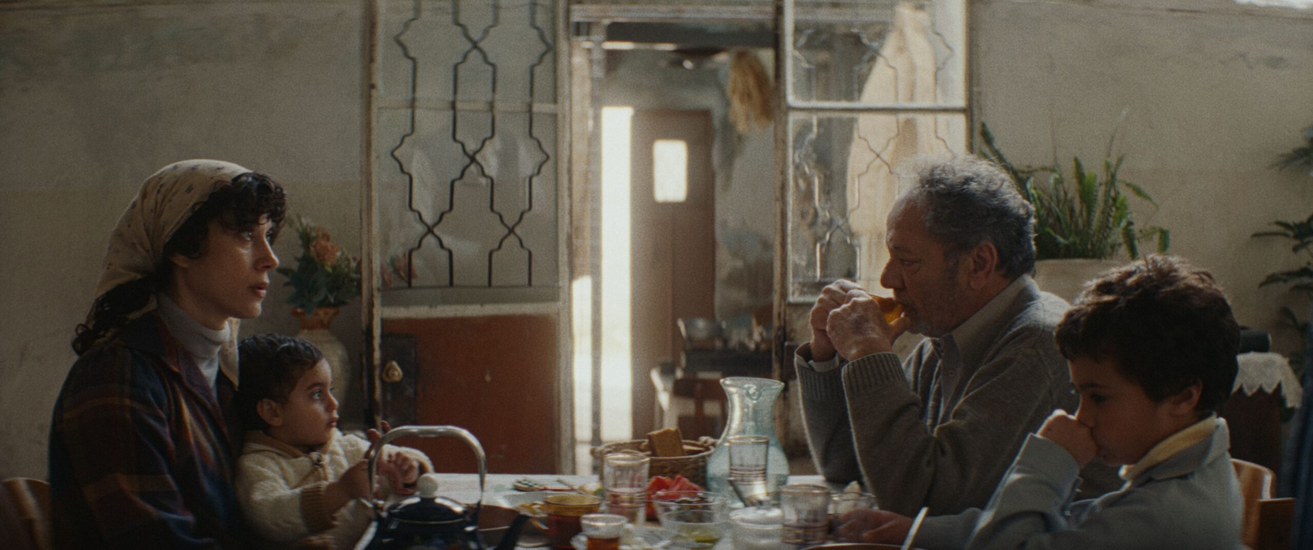 Cherien Dabis: «Είναι μια πράξη αντίστασης να παραμένεις ζωντανός και γεμάτος χιούμορ»-6