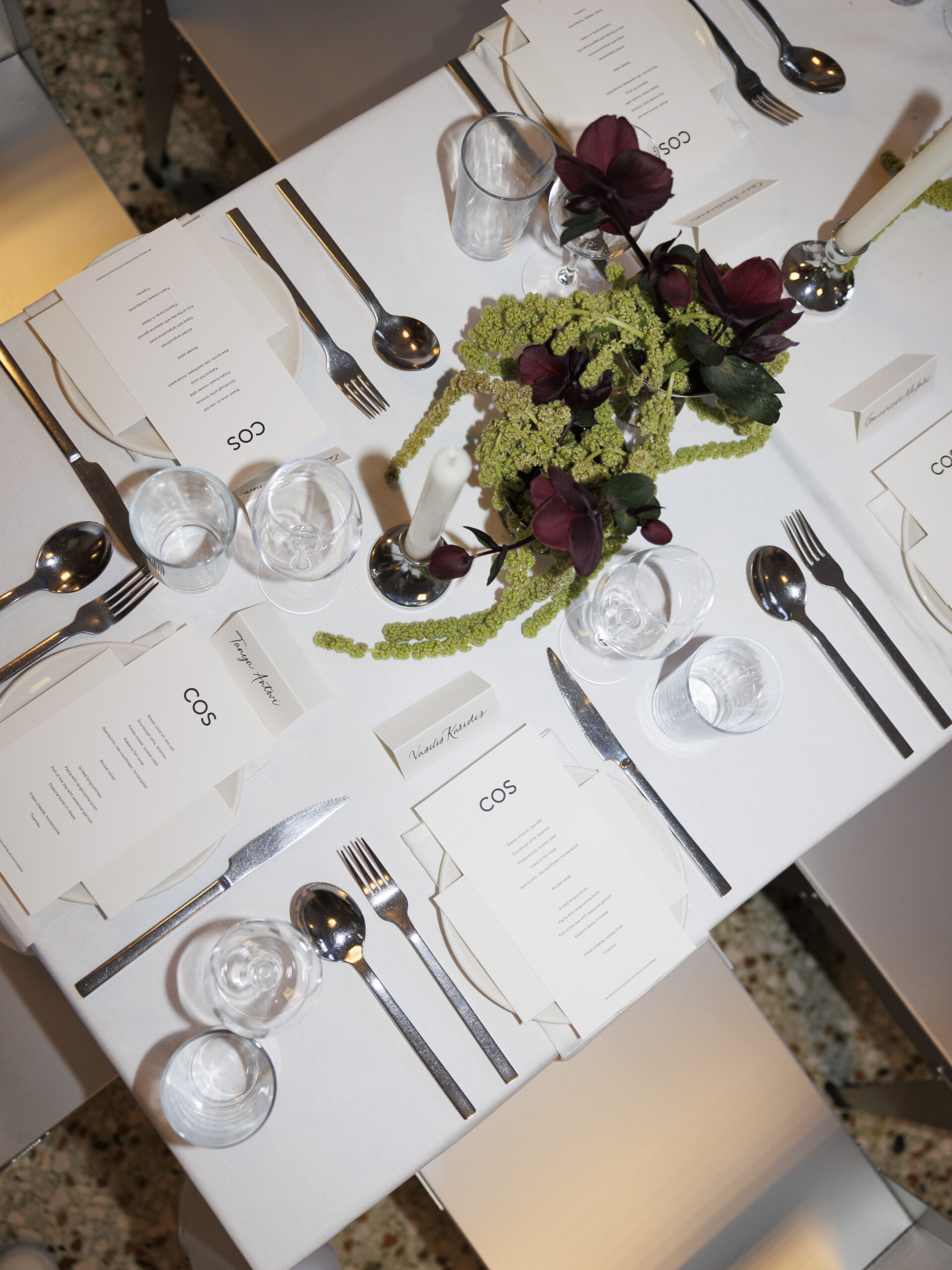 Το νέο κατάστημα COS στην οδό Ερμού είναι το meeting point για το πιο cool shopping-5