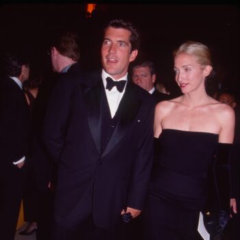 τα-5-μαύρα-φορέματα-που-θα-φορούσε-η-carolyn-bessette-kenne-394946