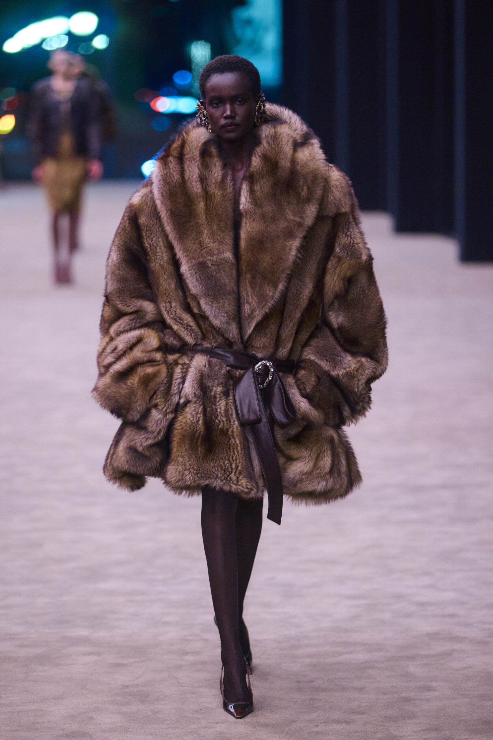 Smoking is back: Όσα ξεχωρίσαμε στη συλλογή Fall/Winter 2026-27 του Saint Laurent -1