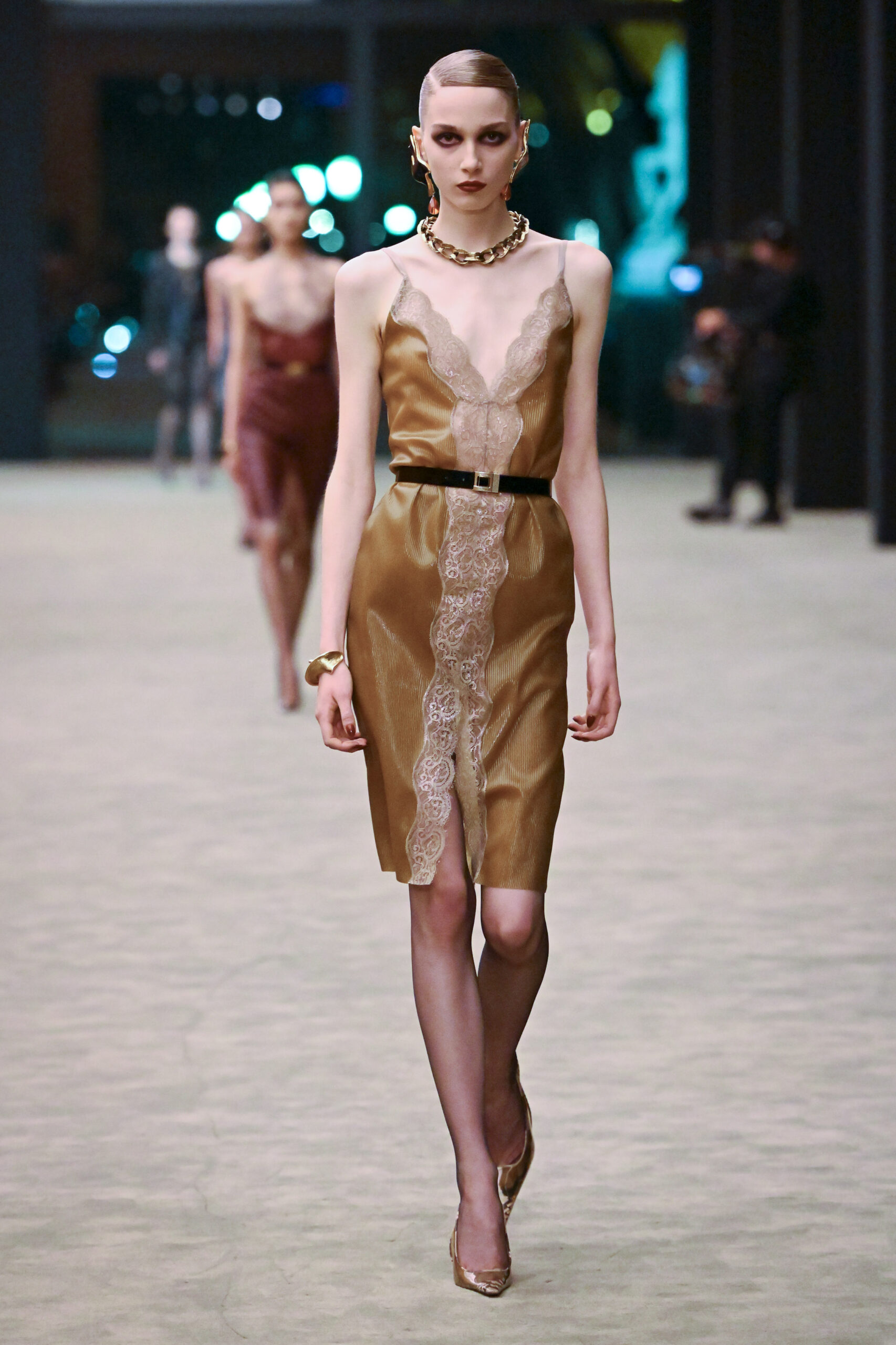 Smoking is back: Όσα ξεχωρίσαμε στη συλλογή Fall/Winter 2026-27 του Saint Laurent -2