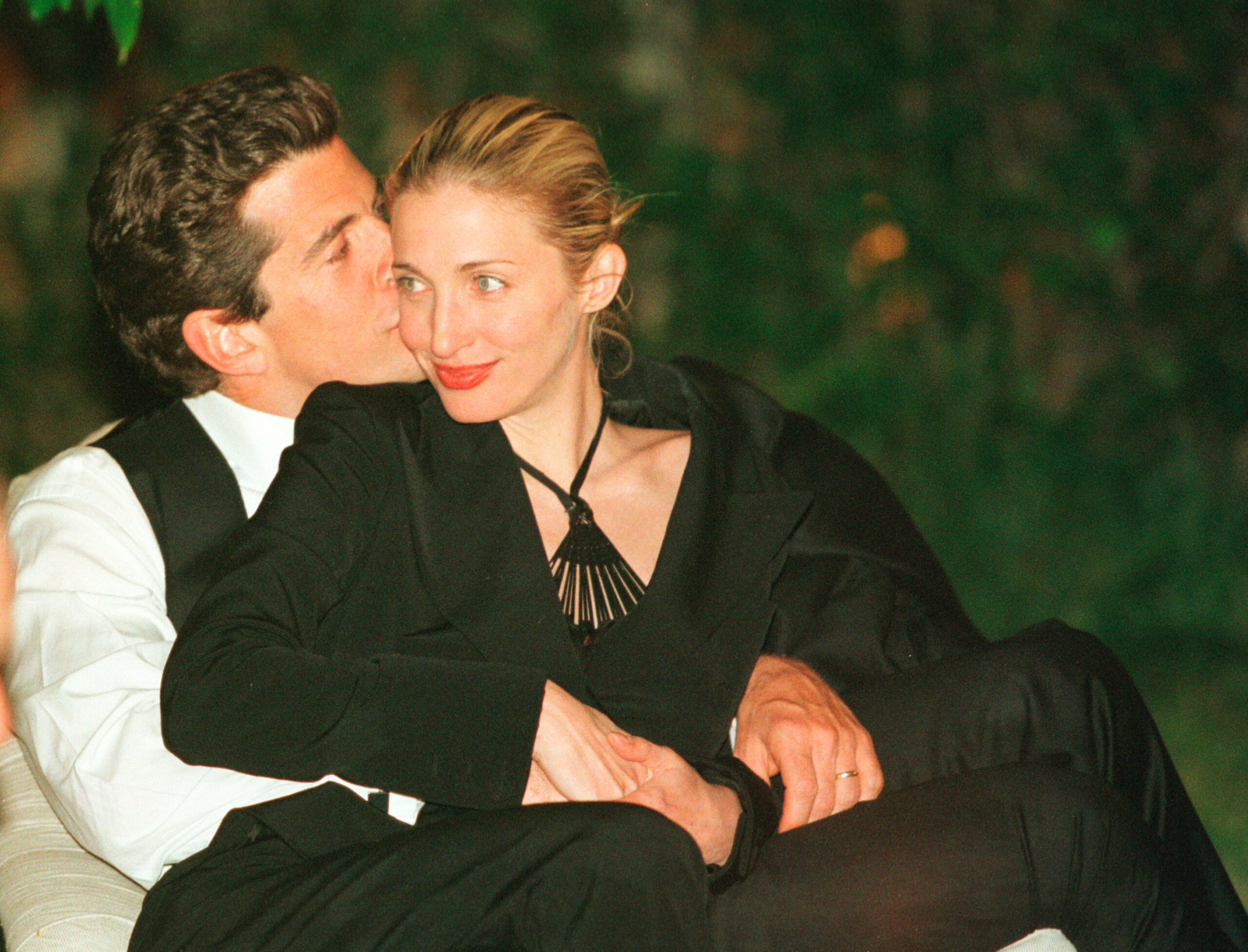 Γιατί έχουμε εμμονή με την Carolyn Bessette-Kennedy;-3