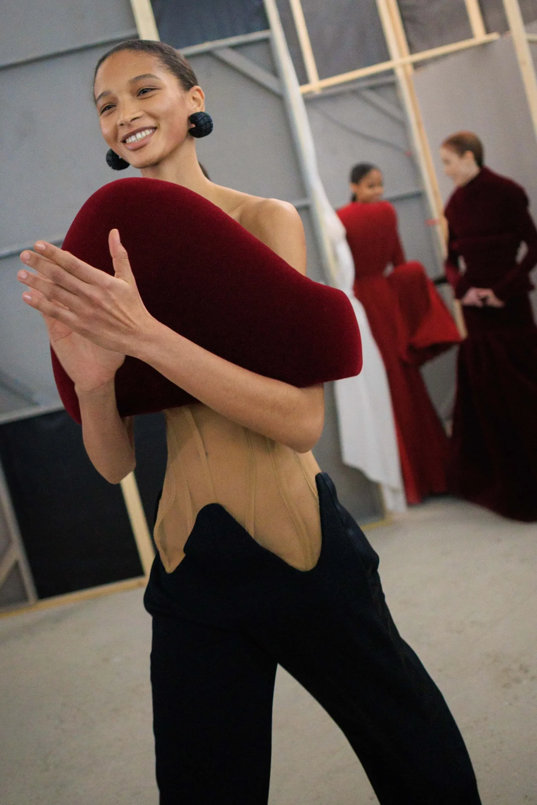 Εβδομάδας Μόδας Παρισιού: Οι καλύτερες backstage στιγμές-13