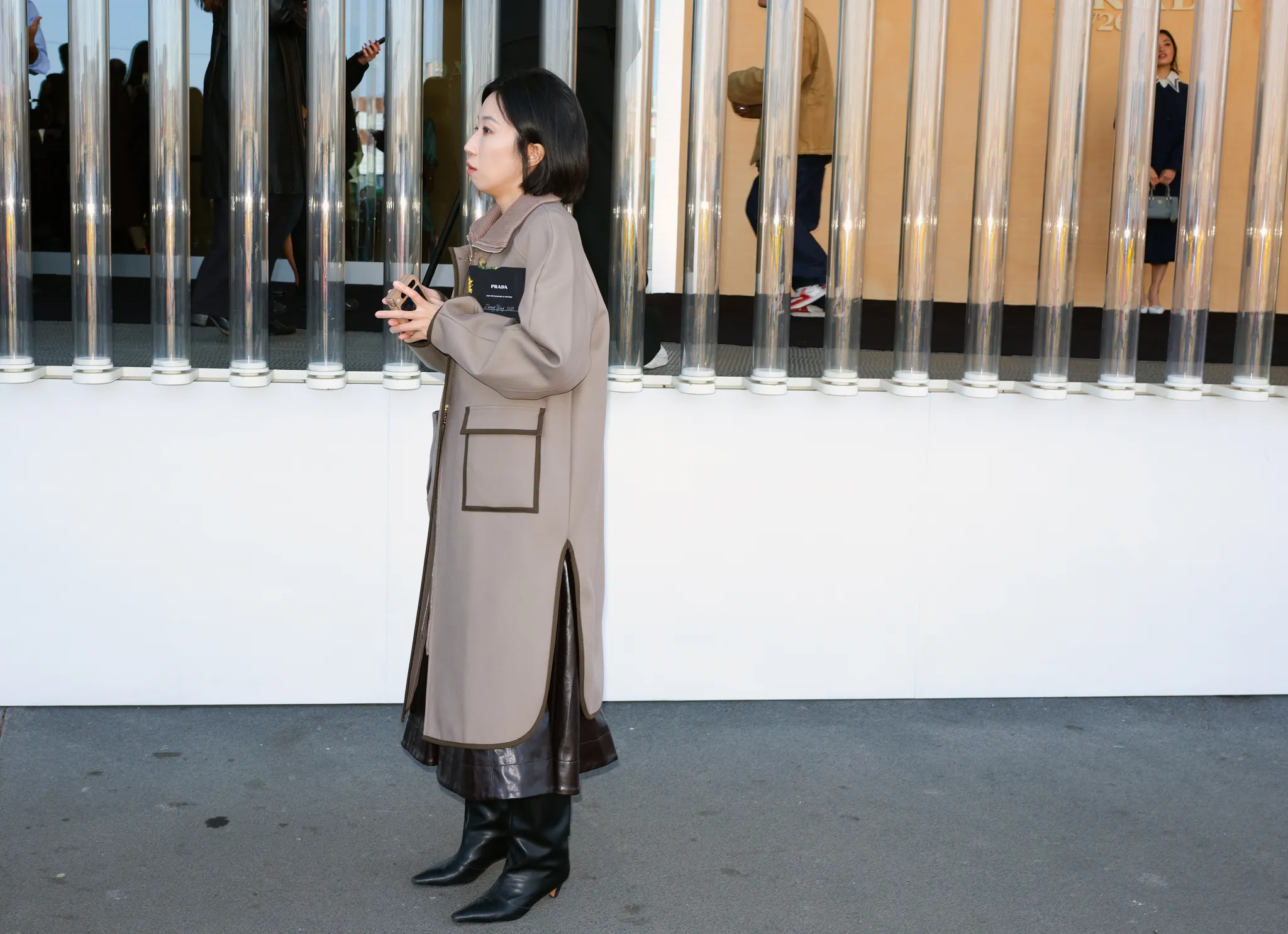 Τι φορούν τώρα στο Μιλάνο: Street style μαθήματα έξω από τα shows-25