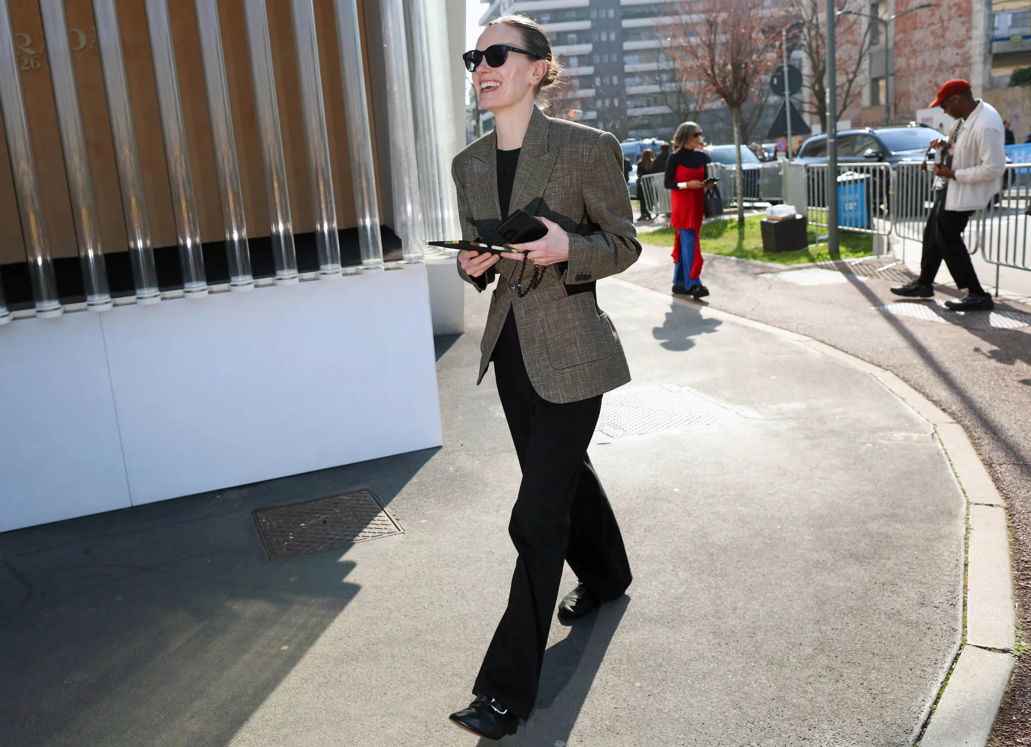 Τι φορούν τώρα στο Μιλάνο: Street style μαθήματα έξω από τα shows-14