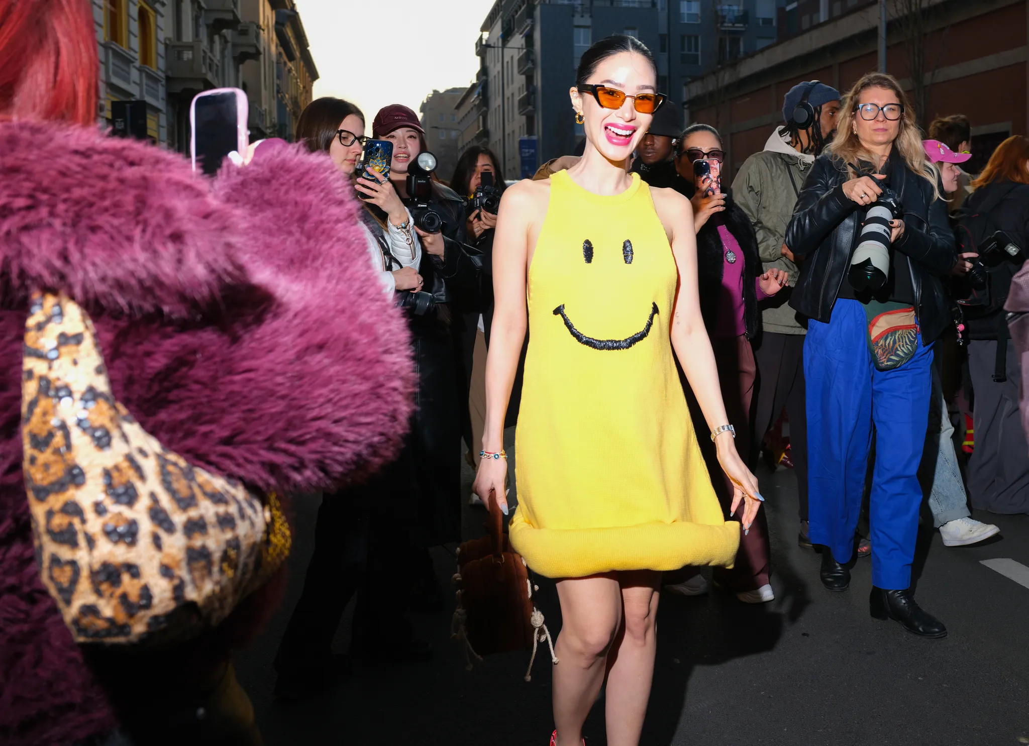 Τι φορούν τώρα στο Μιλάνο: Street style μαθήματα έξω από τα shows-5