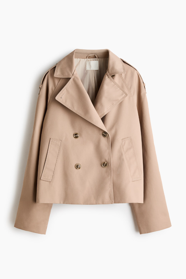 Αυτή τη σεζόν λέμε αντίο στη μακριά καμπαρντίνα: Το κοντό trench coat είναι τάση τώρα-5