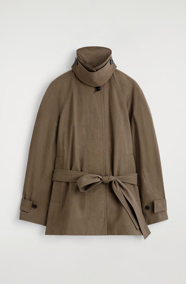 Αυτή τη σεζόν λέμε αντίο στη μακριά καμπαρντίνα: Το κοντό trench coat είναι τάση τώρα-6