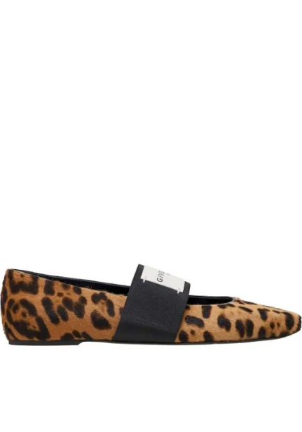 Τα πιο hot παπούτσια της άνοιξης 2026 είναι φλατ και ultra stylish-1