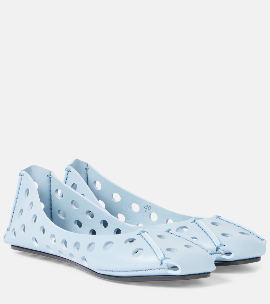 Ούτε μαύρο, ούτε καφέ: Οι μπαλαρίνες της άνοιξης 2026 είναι παστέλ-4