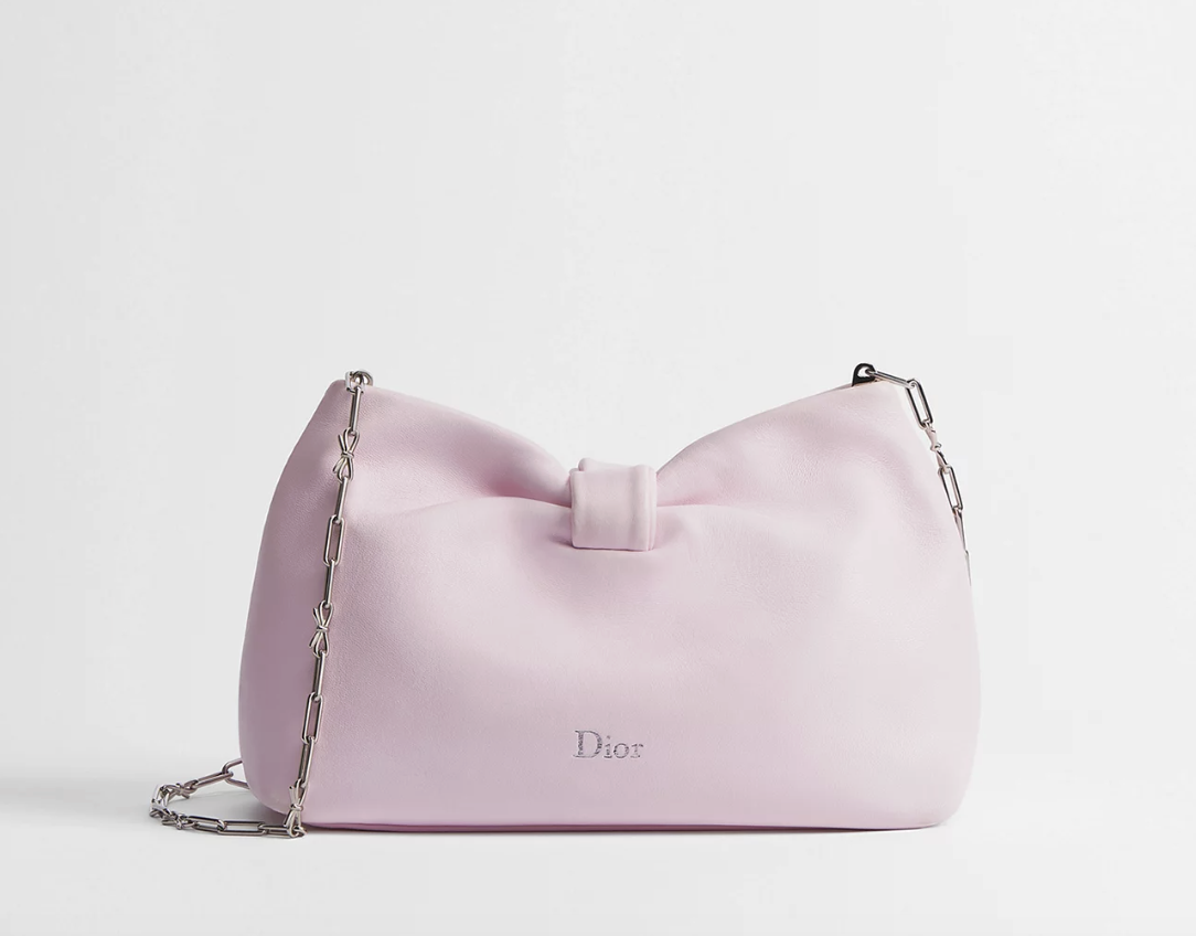 Ροζ τσαντα: Η πιο κομψή επένδυση της άνοιξης 2026-2