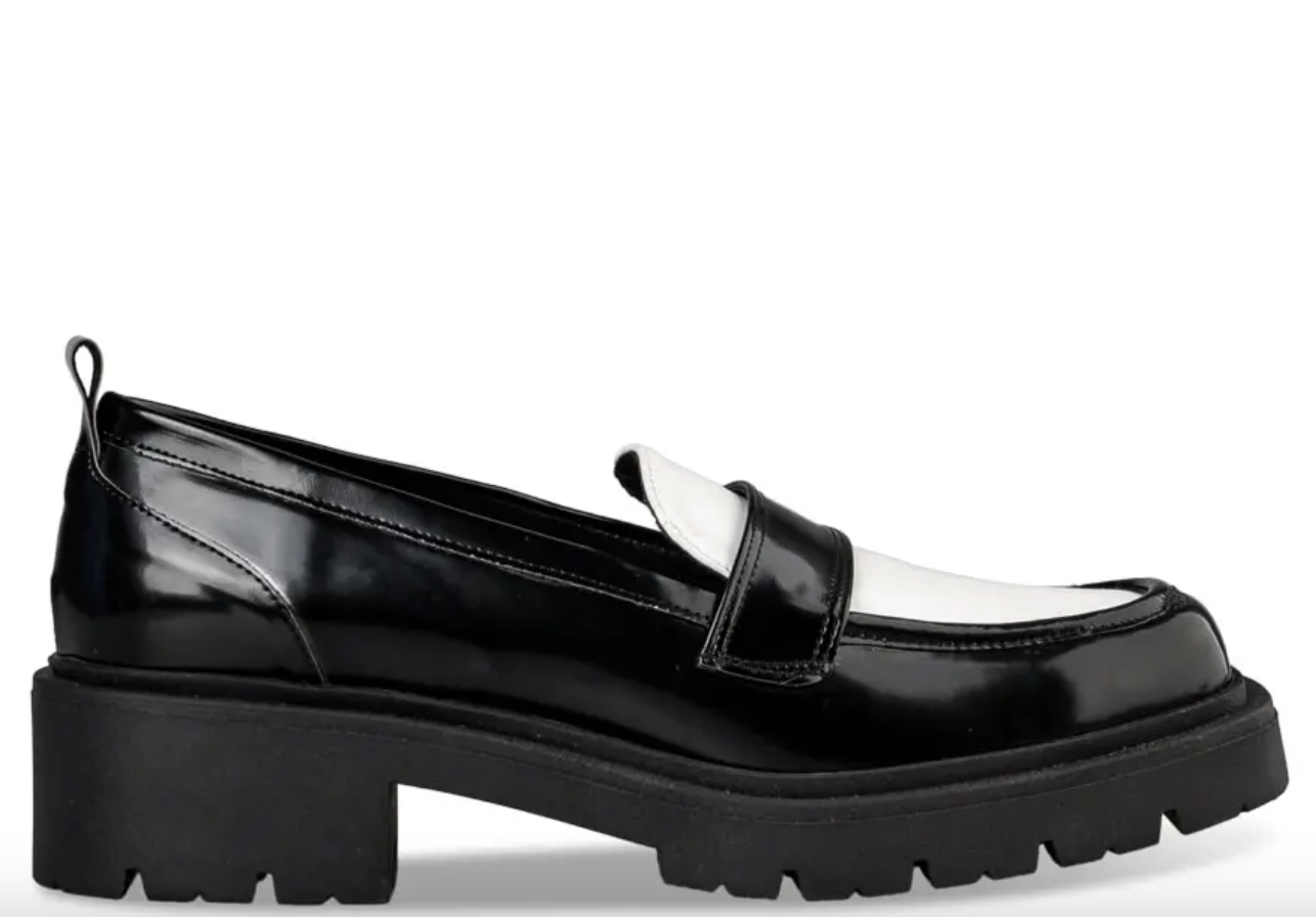 Τα ασπρόμαυρα loafers είναι η τάση που επανέρχεται από τα 50s-5