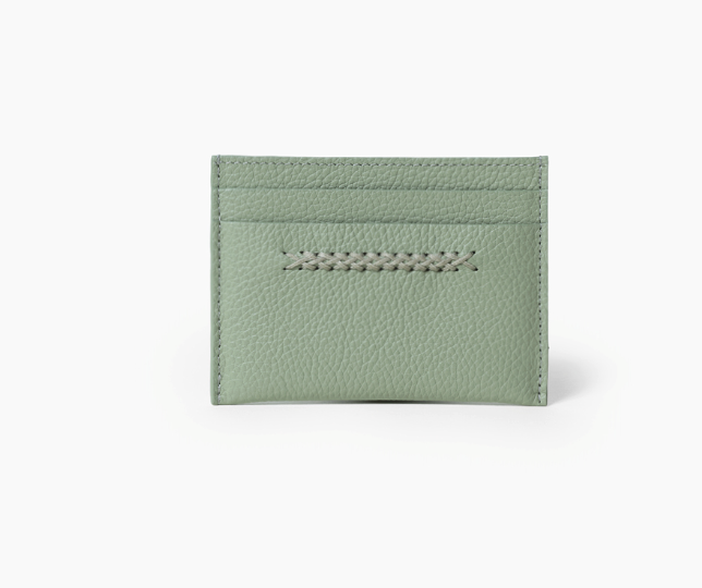 Τα most wanted (και πρακτικά) πορτοφόλια από τις fashion insiders-6