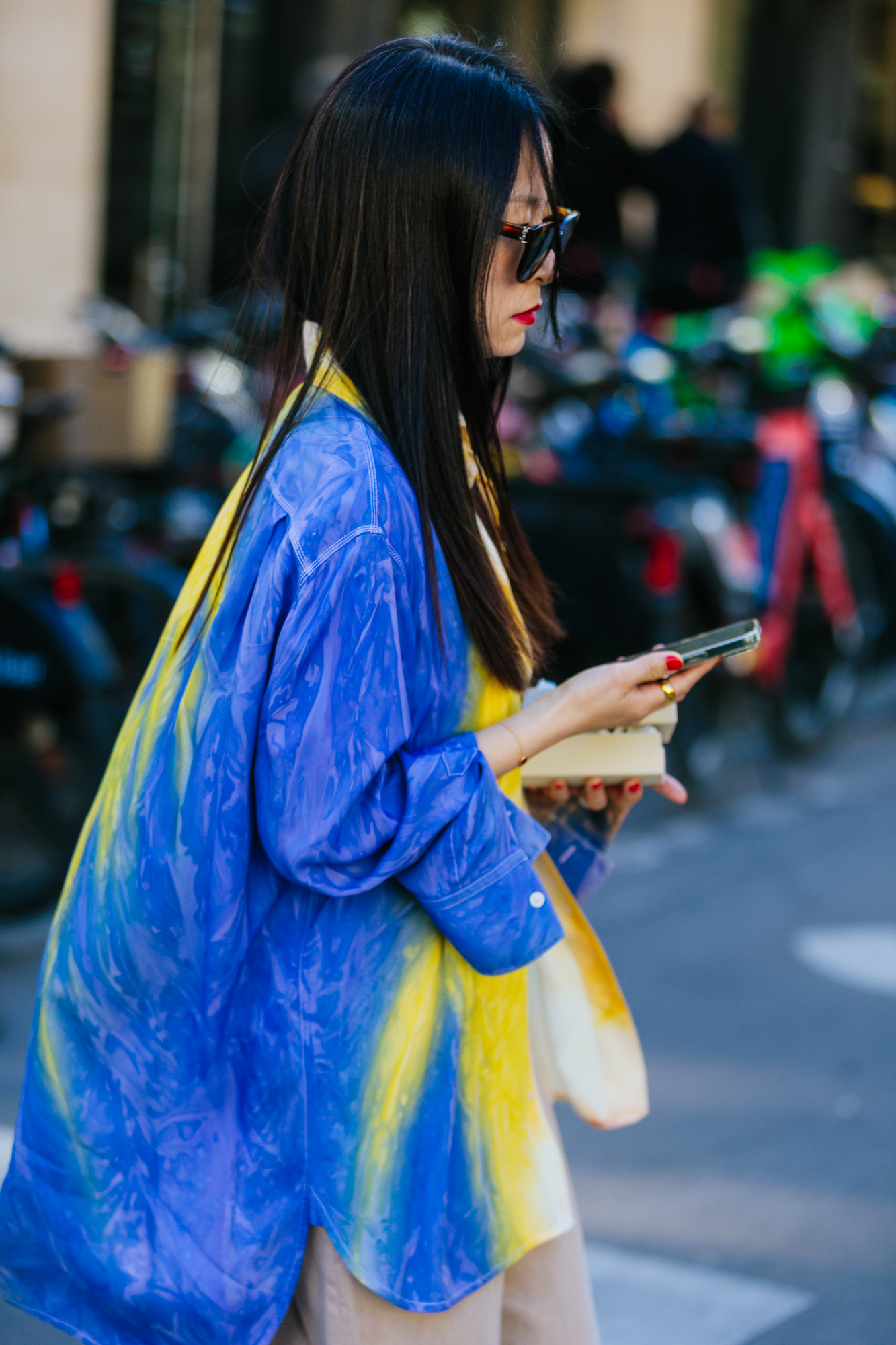 Εβδομάδα Μόδας Παρισιού: Οι καλύτερες street style στιγμές όπως τις κατέγραψε ο φακός της Vogue Greece-91