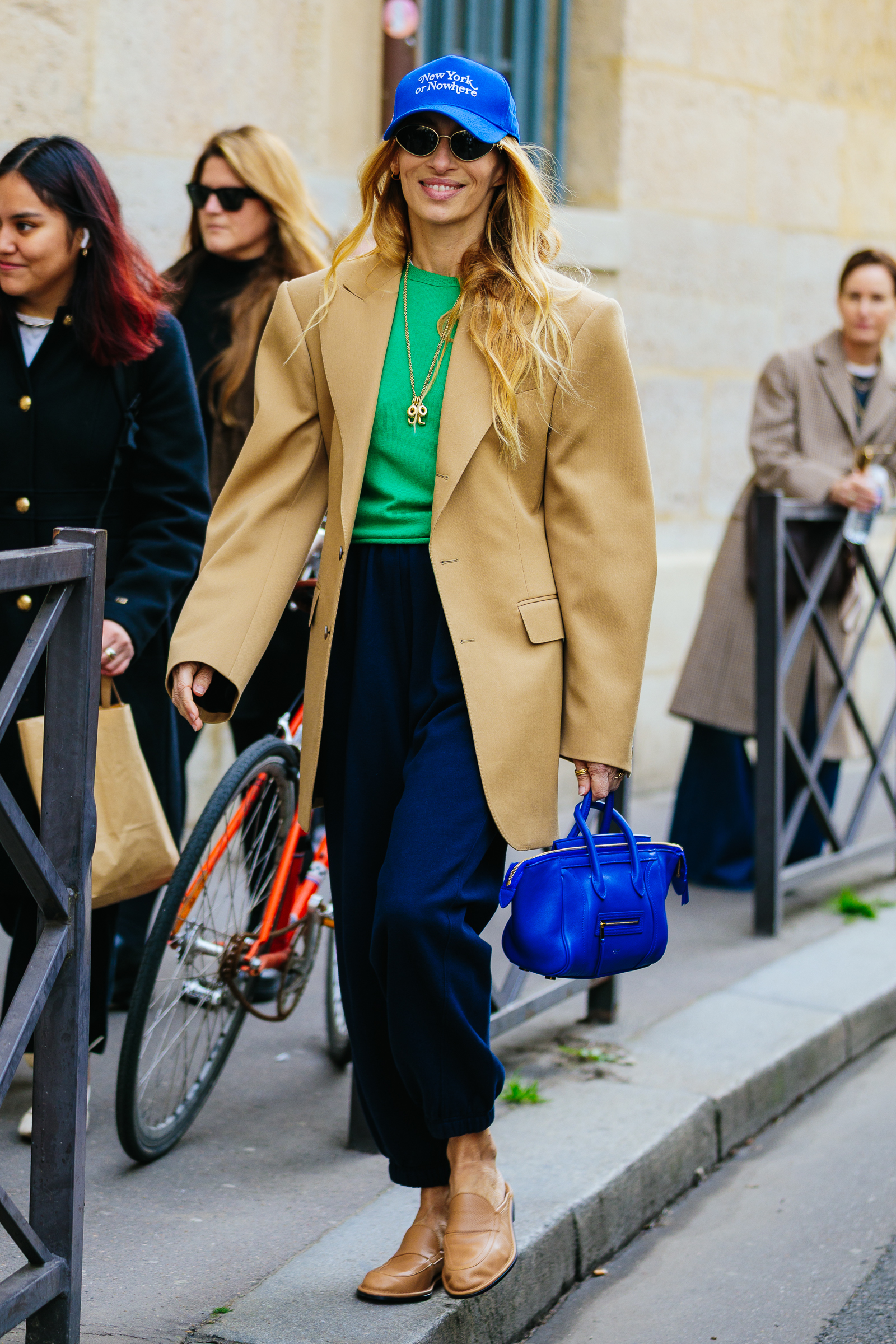 Εβδομάδα Μόδας Παρισιού: Οι καλύτερες street style στιγμές όπως τις κατέγραψε ο φακός της Vogue Greece-49