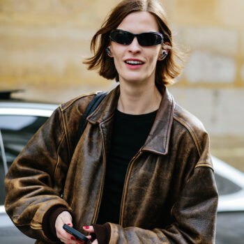 distressed-leather-το-παλαιωμένο-δέρμα-είναι-η-τάση-τη-394382