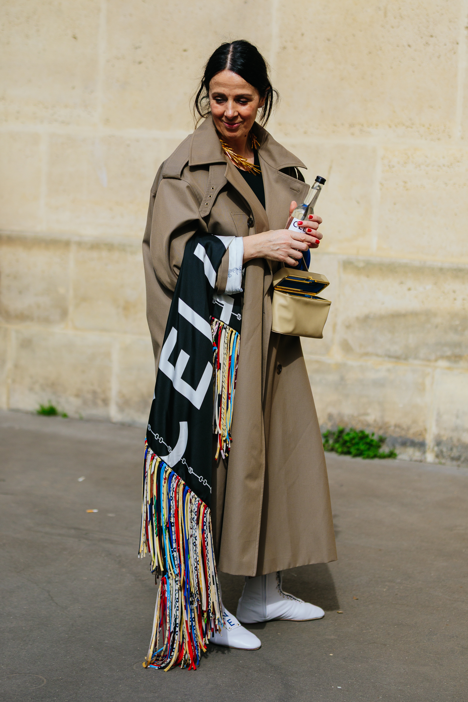 Οι 6 τάσεις στα mid-season πανωφόρια από το street style του Παρισιού-6