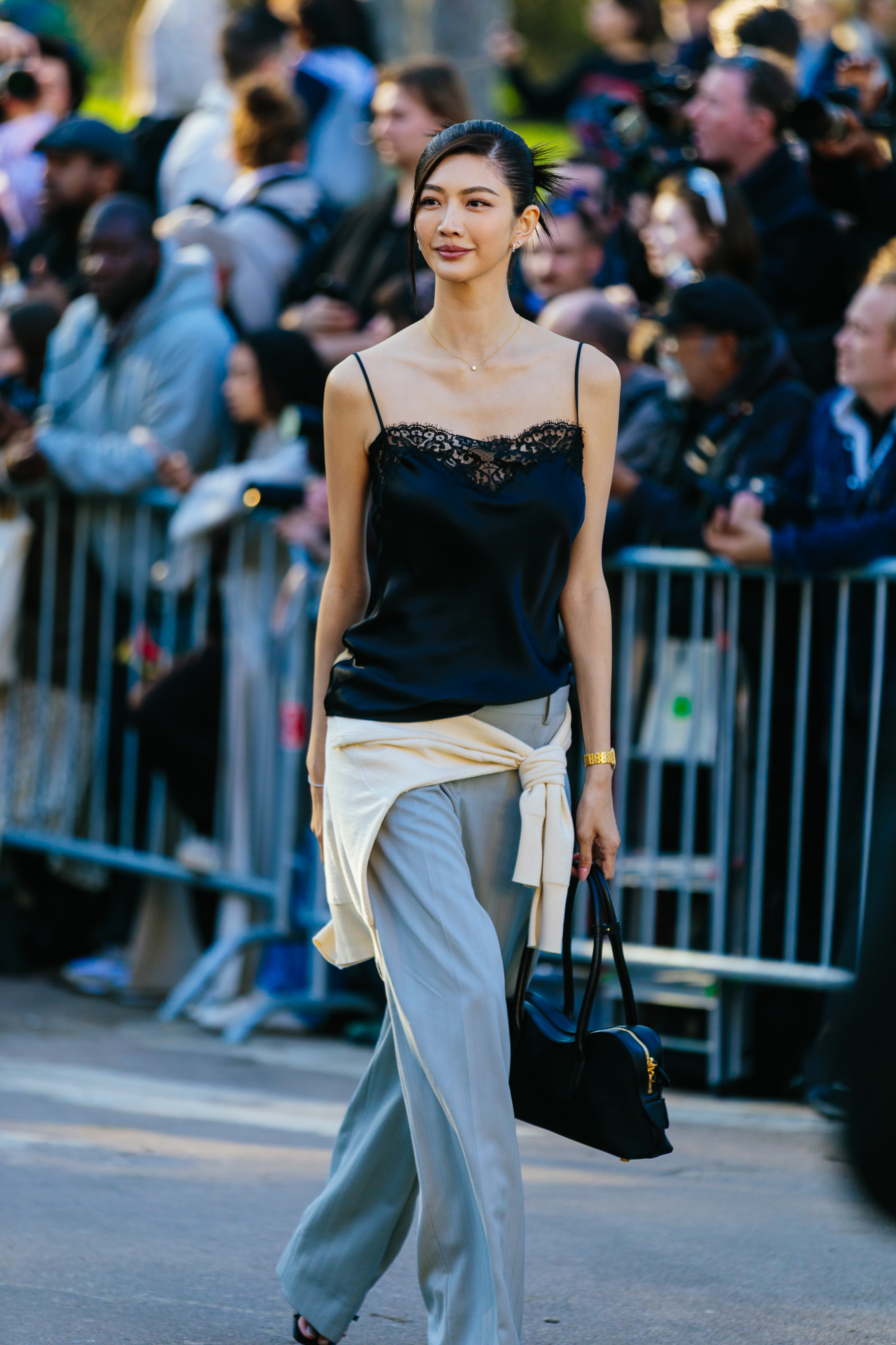 Εβδομάδα Μόδας Παρισιού: Οι καλύτερες street style στιγμές όπως τις κατέγραψε ο φακός της Vogue Greece-112