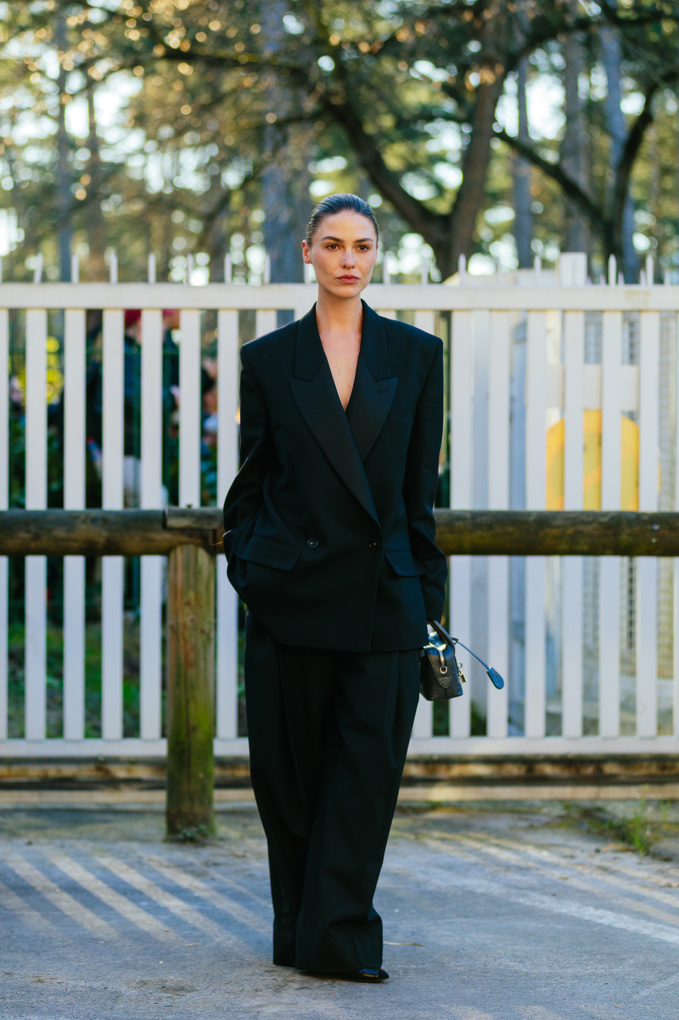 Εβδομάδα Μόδας Παρισιού: Οι καλύτερες street style στιγμές όπως τις κατέγραψε ο φακός της Vogue Greece-111