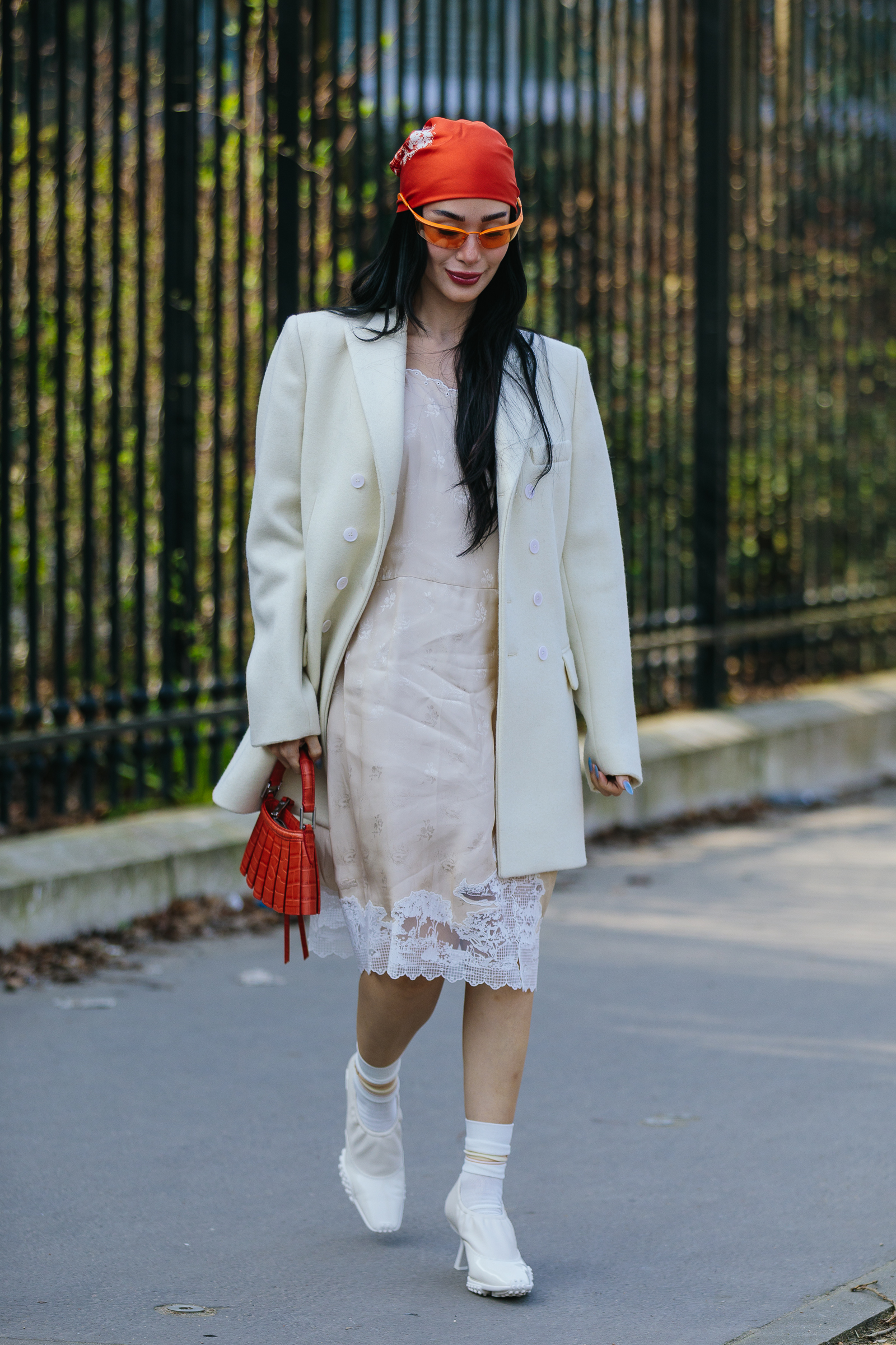 Εβδομάδα Μόδας Παρισιού: Οι καλύτερες street style στιγμές όπως τις κατέγραψε ο φακός της Vogue Greece-4