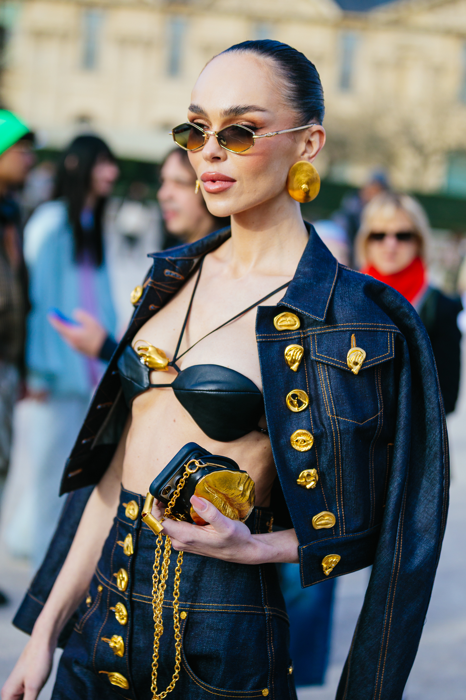 Εβδομάδα Μόδας Παρισιού: Οι καλύτερες street style στιγμές όπως τις κατέγραψε ο φακός της Vogue Greece-75