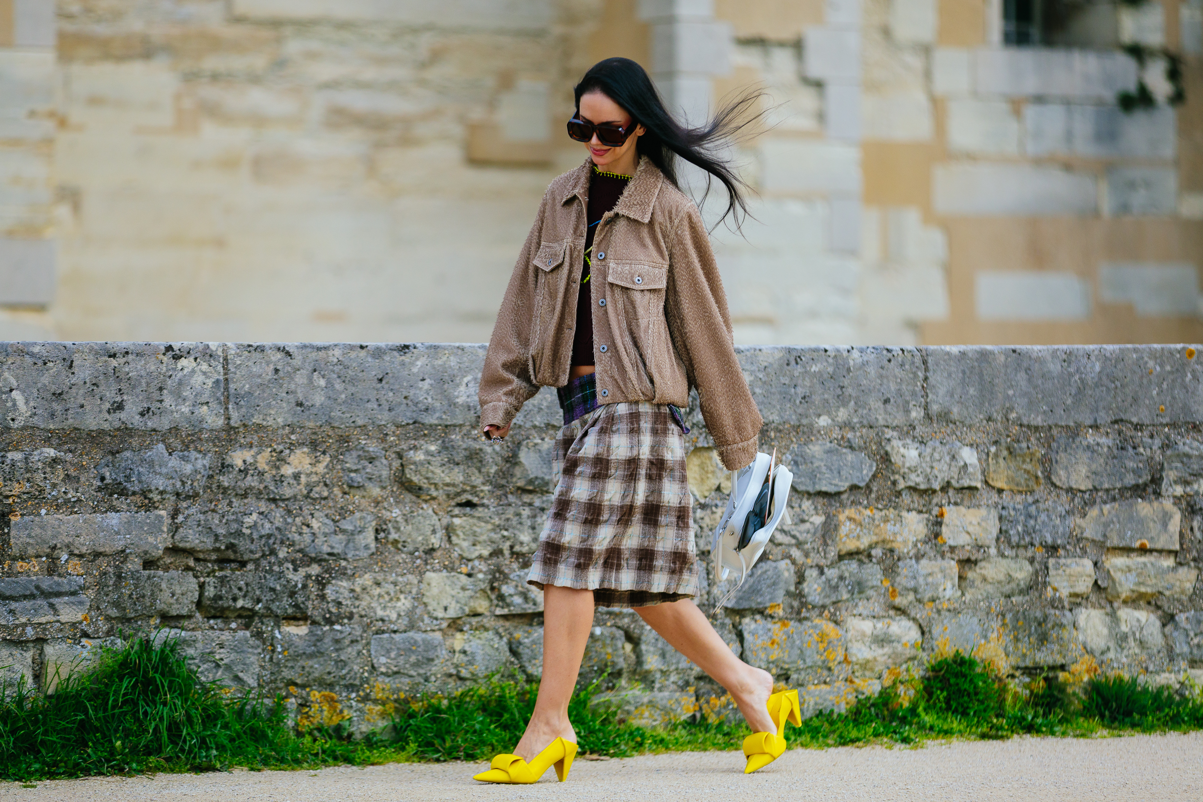 Εβδομάδα Μόδας Παρισιού: Οι καλύτερες street style στιγμές όπως τις κατέγραψε ο φακός της Vogue Greece-82