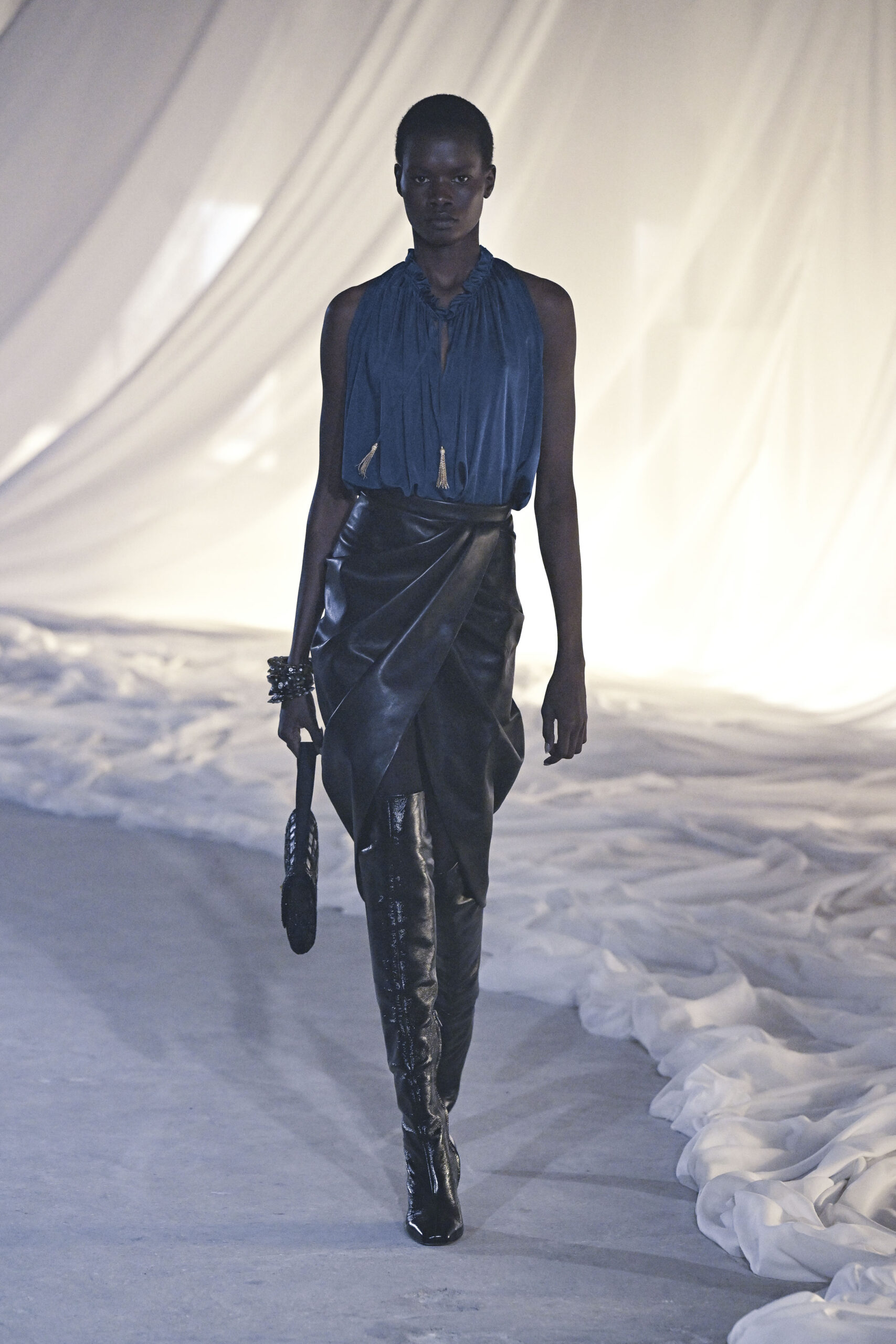 Μαύρο και μπλε: To fashion combo της επόμενης σεζόν-4