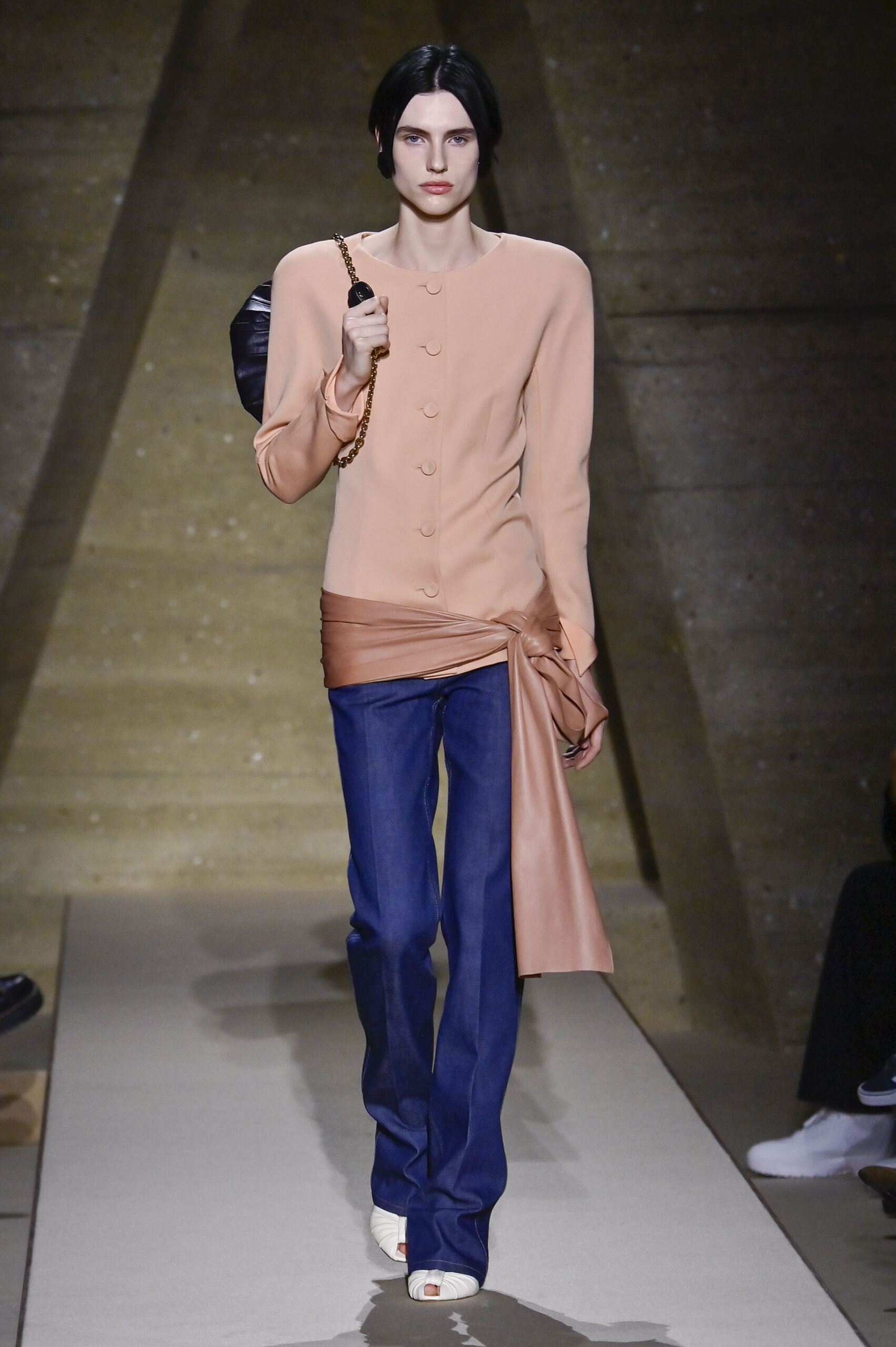 Όλα τα παπούτσια από τα 70s που επιστρέφουν στη μόδα-1