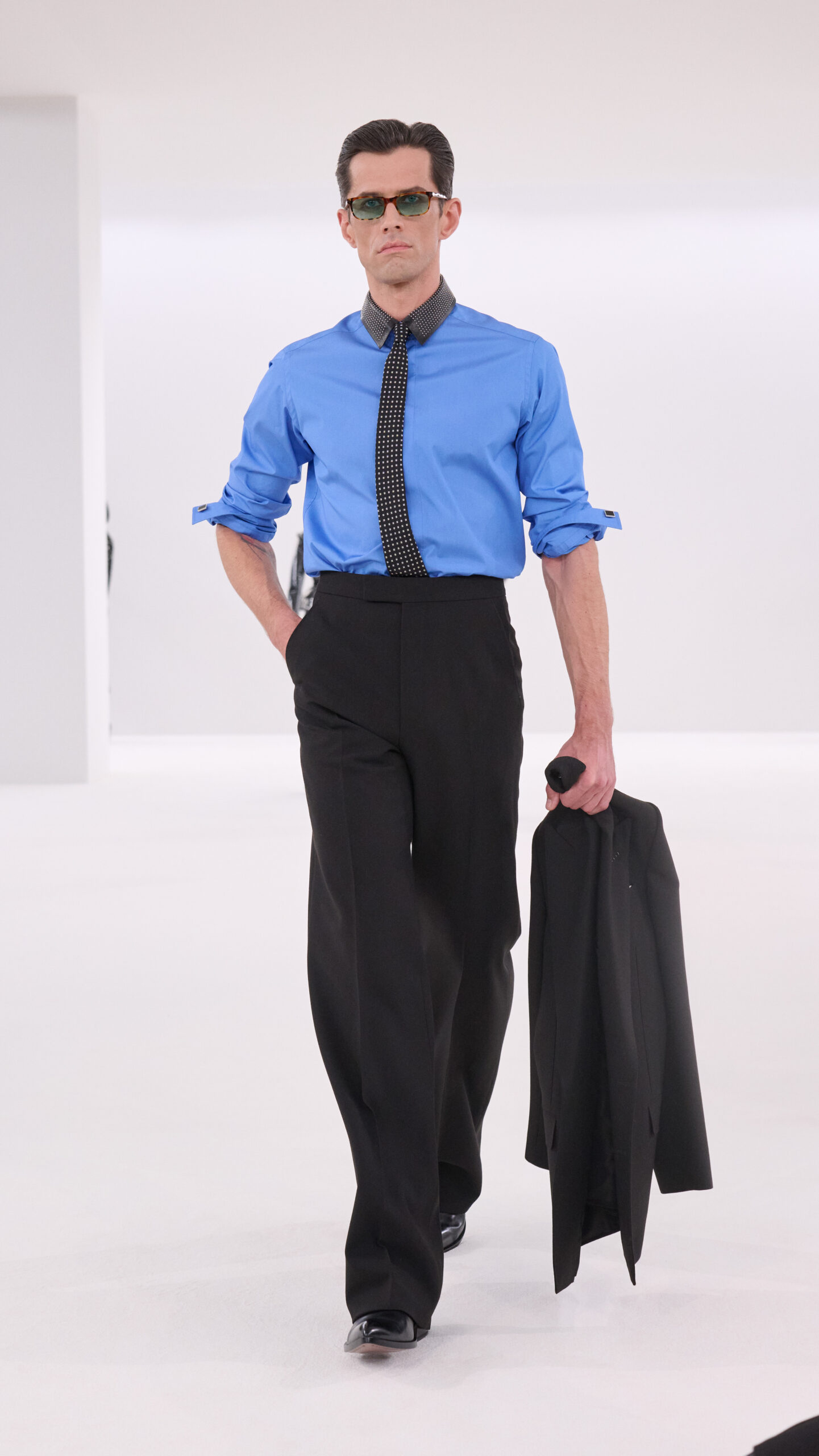 Μαύρο και μπλε: To fashion combo της επόμενης σεζόν-1