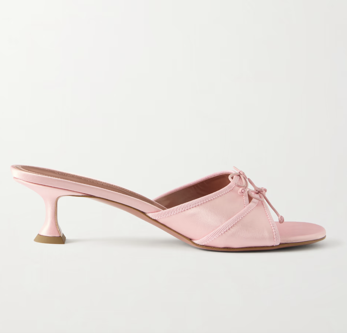 Flared heels: Το νέο shape στα παπούτσια που ήδη είναι τάση-2