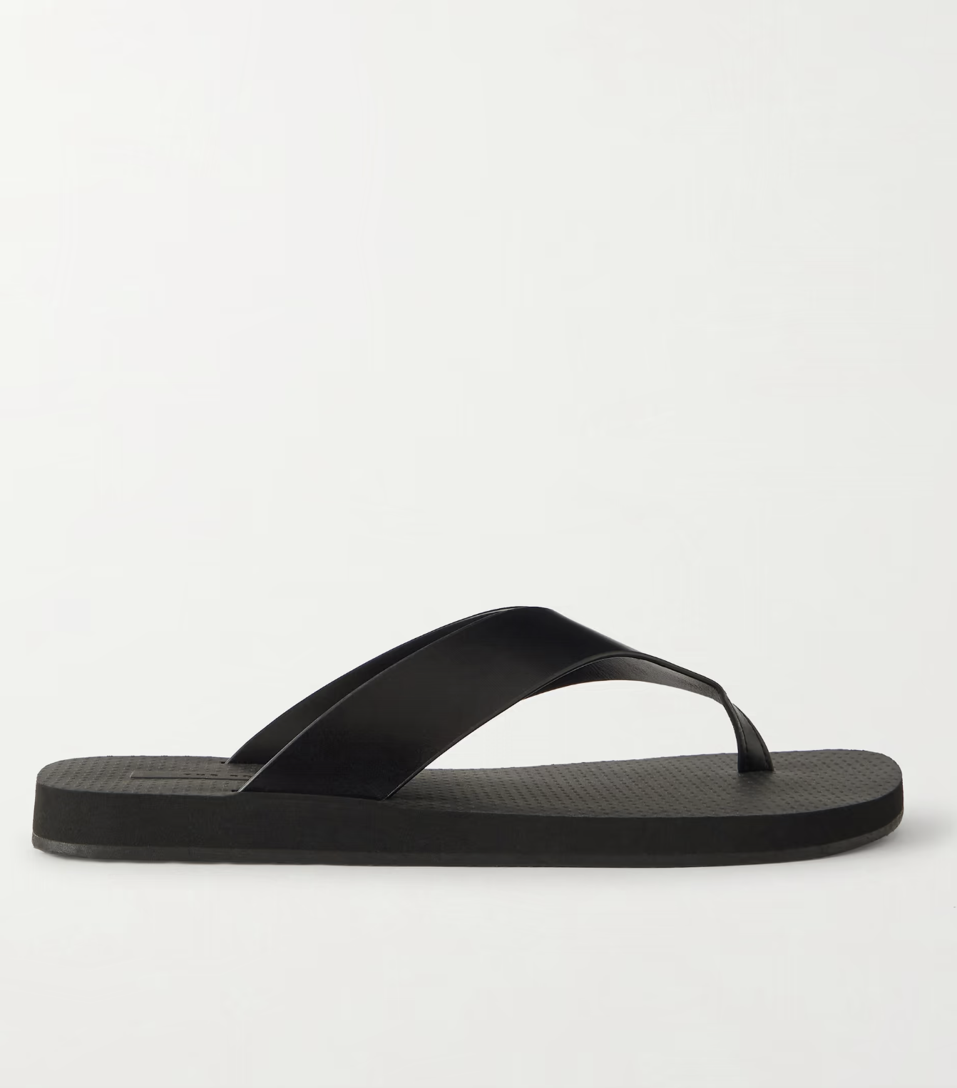 Τα 2 μαύρα πέδιλα που χρειάζεται η γκαρνταρόμπα-1