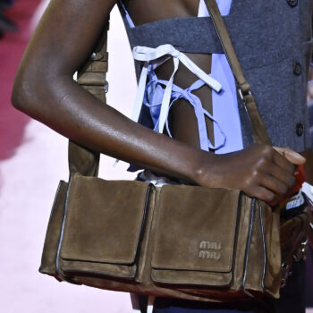 η-τσάντα-της-άνοιξης-2026-είναι-suede-καφέ-και-boho-398279