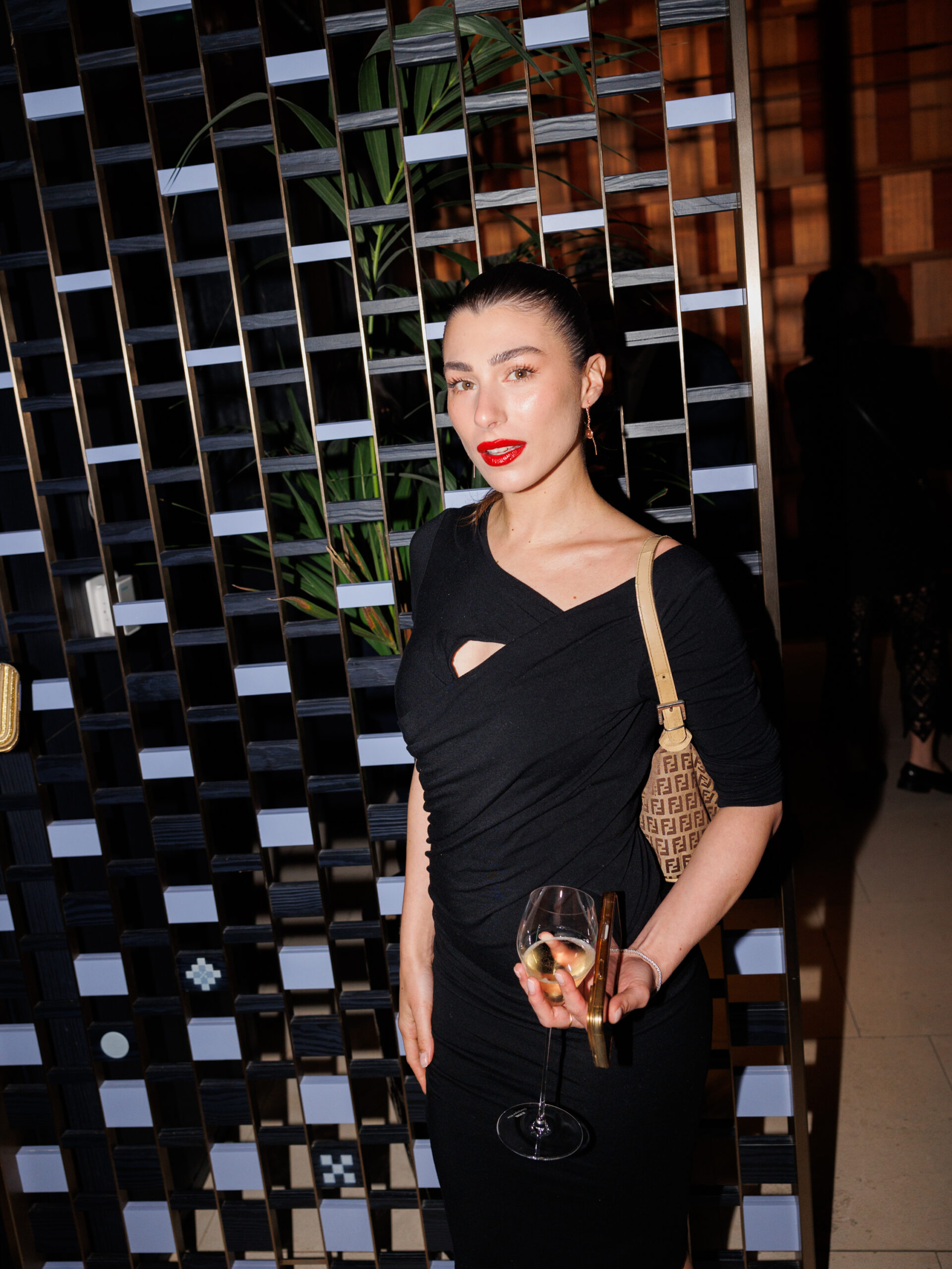 Vogue Greece x Kérastase: Οι πιο εντυπωσιακές εμφανίσεις από το black & gold dinner-3