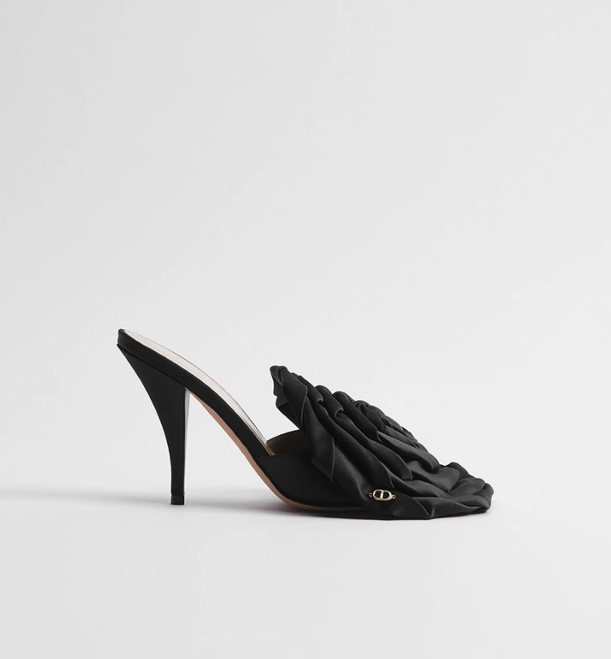 Τα σατέν mules είναι η νέα μας εμμονή-1