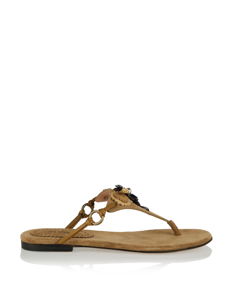 Η flip-flop mania συνεχίζεται: Αυτά τα 4 shoe styles θα γίνουν τάση το καλοκαίρι 2026-5