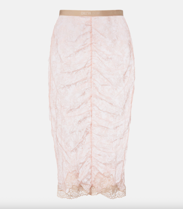 Διάφανη φούστα: Θα τη φορέσουμε όπως στα 90s-5