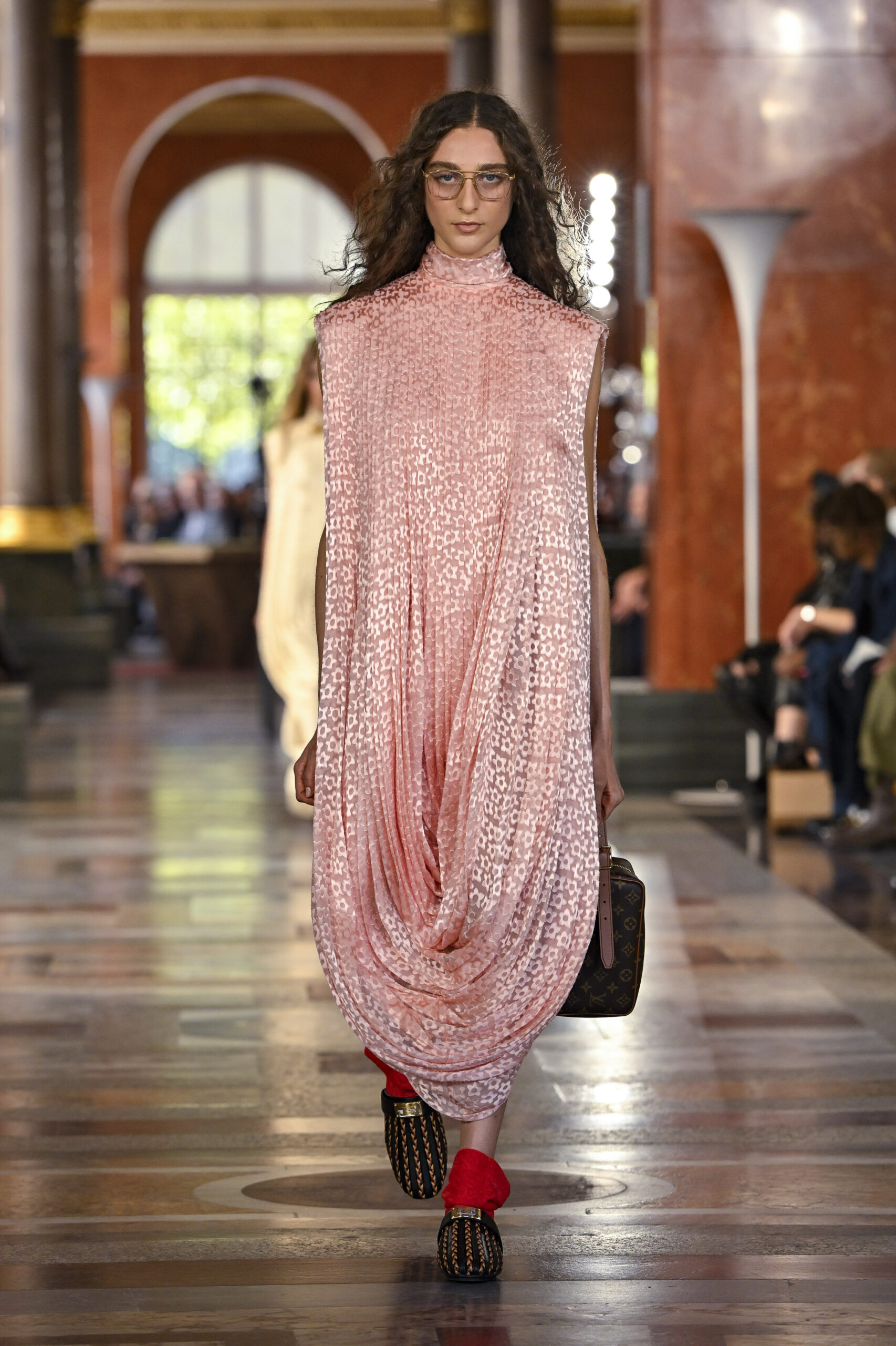 Τα 8 χρώματα που ορίζουν την γκαρνταρόμπα της άνοιξης 2026-7