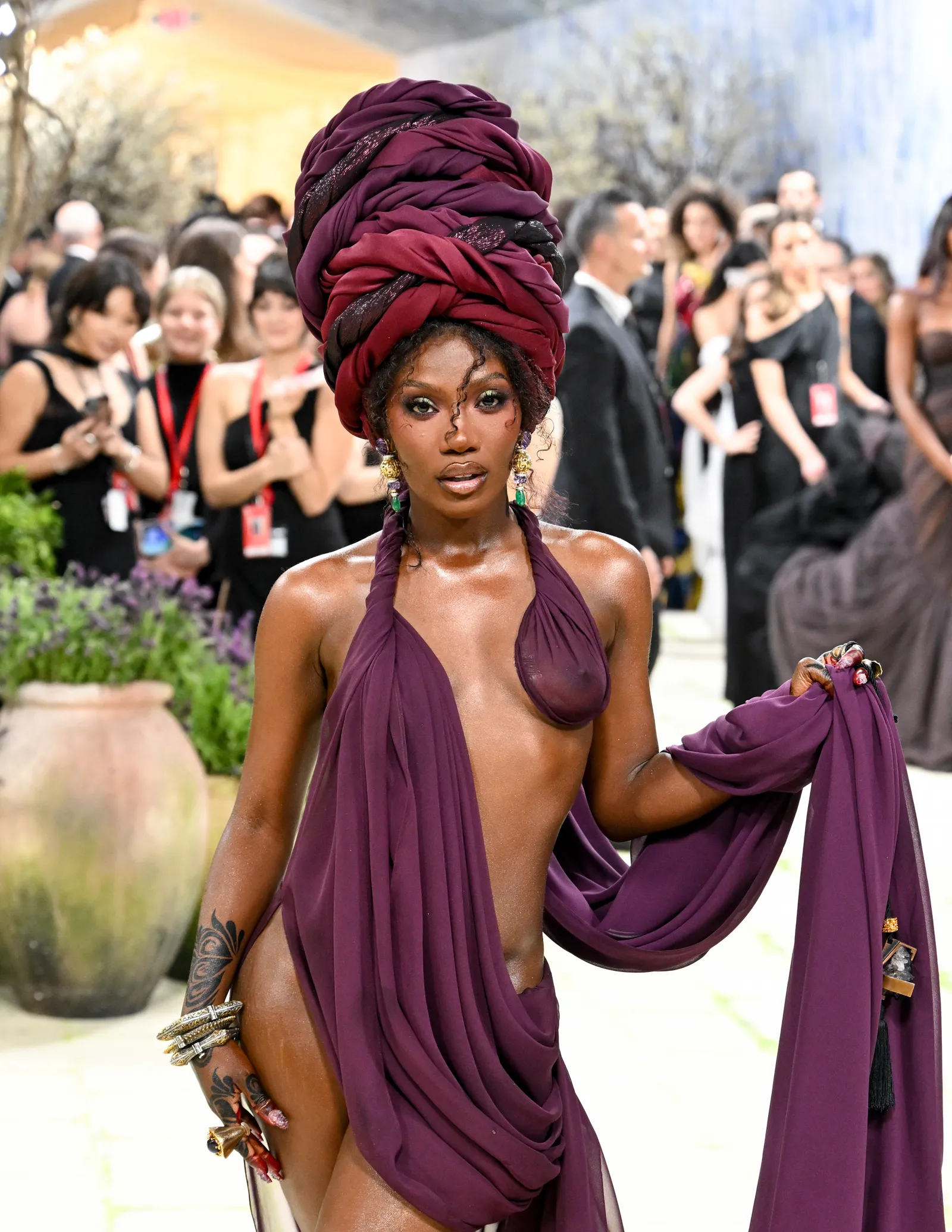 Τα πιο εντυπωσιακά κοσμήματα στο Met Gala 2026, από έναν τανζανίτη 550 καρατίων μέχρι το στέμμα της Beyoncé!-17