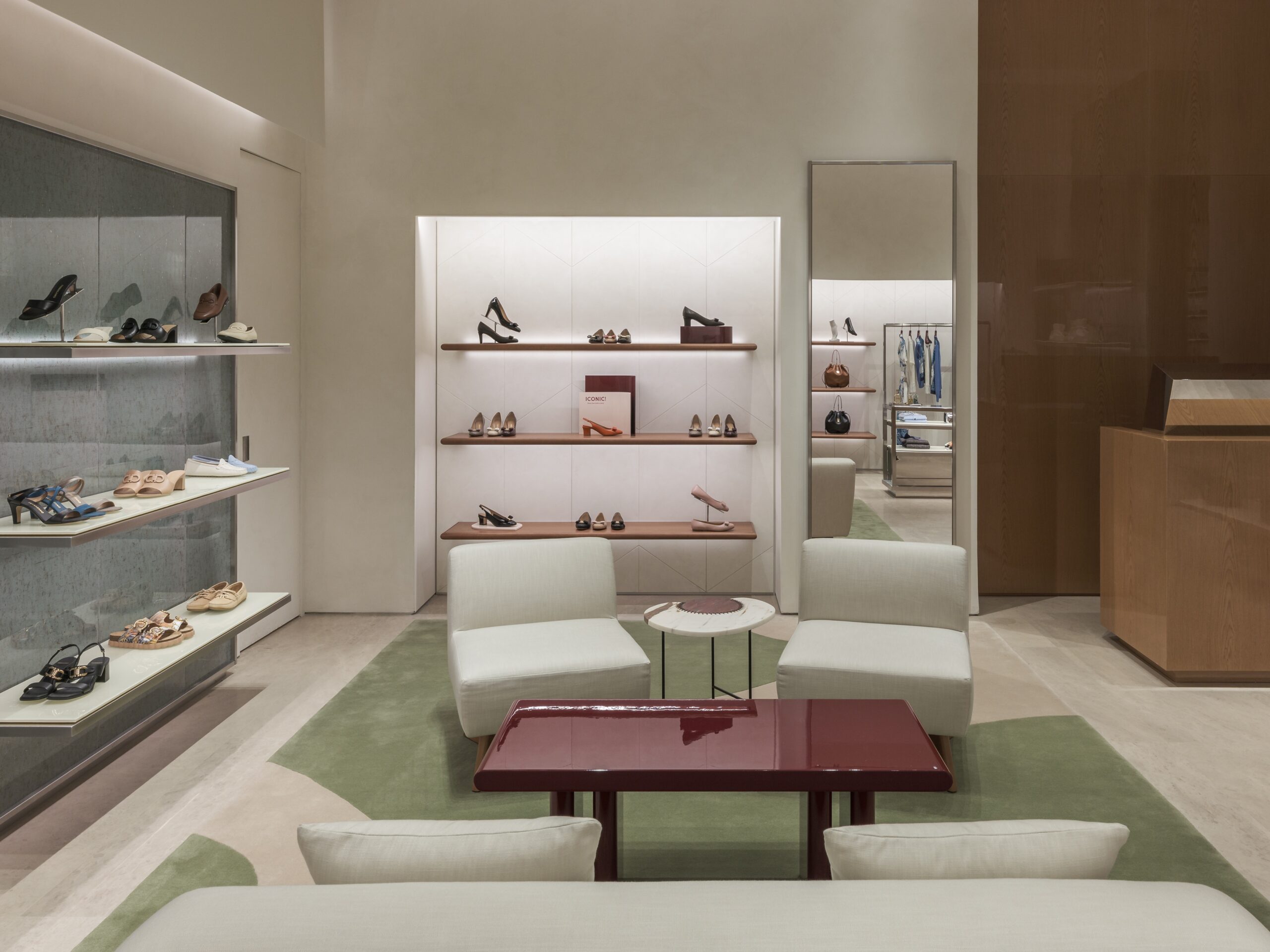 Η ανανεωμένη μπουτίκ του οίκου Ferragamo μόλις άνοιξε στην Αθήνα-1