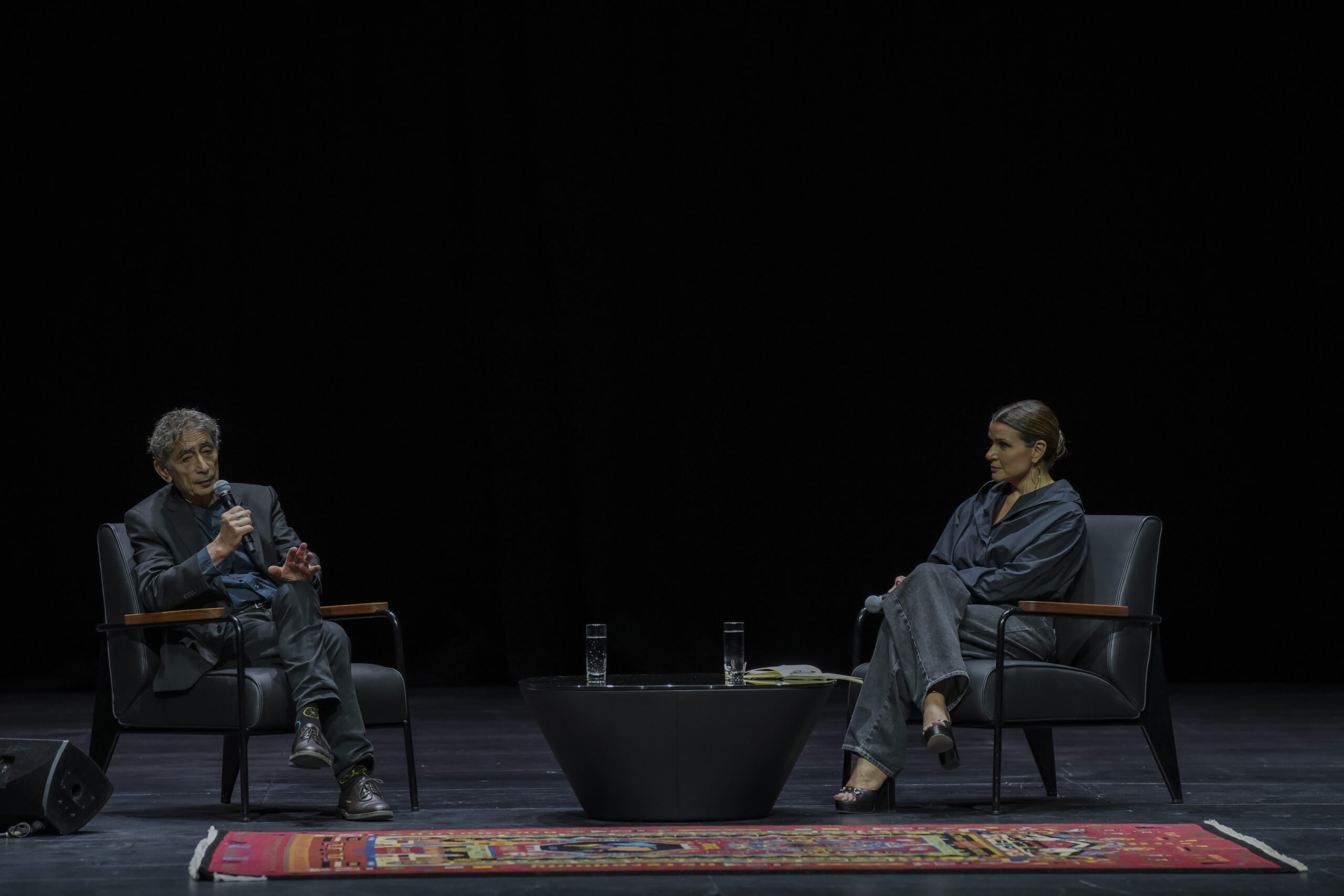 Dr. Gabor Maté: «Αν φοβάστε ότι θα κάνετε ζημιά στα παιδιά σας, μην ανησυχείτε. Θα κάνετε!»-1