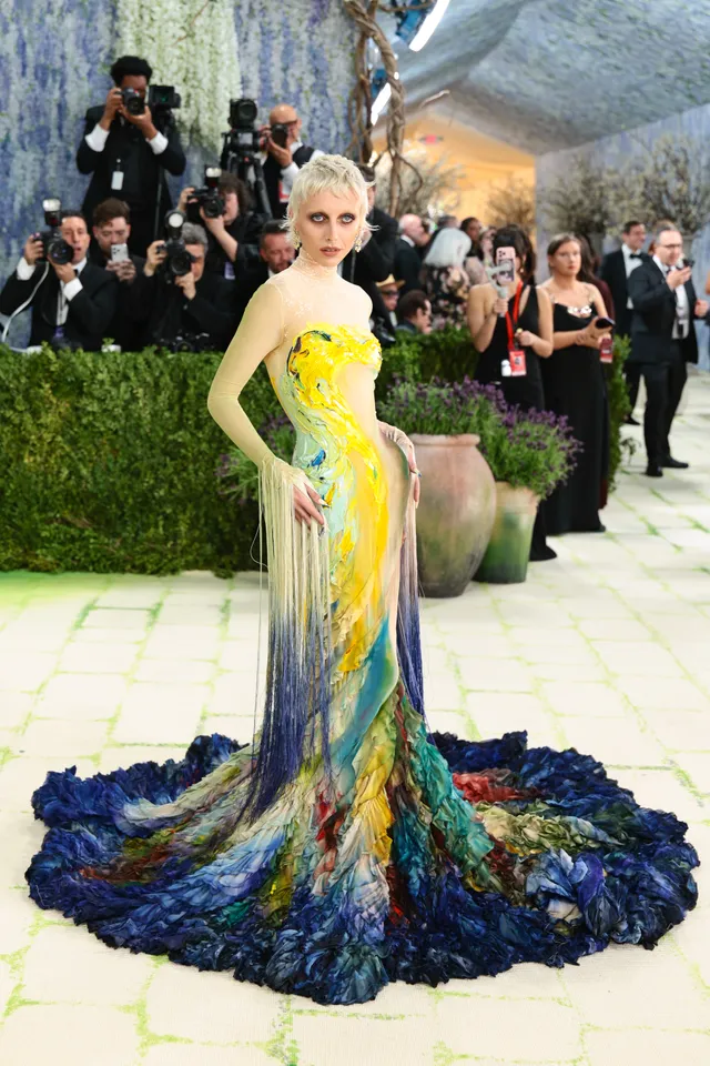 Met Gala 2026: Όλα τα looks από το κόκκινο χαλί-80