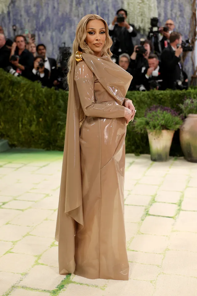 Met Gala 2026: Όλα τα looks από το κόκκινο χαλί-48