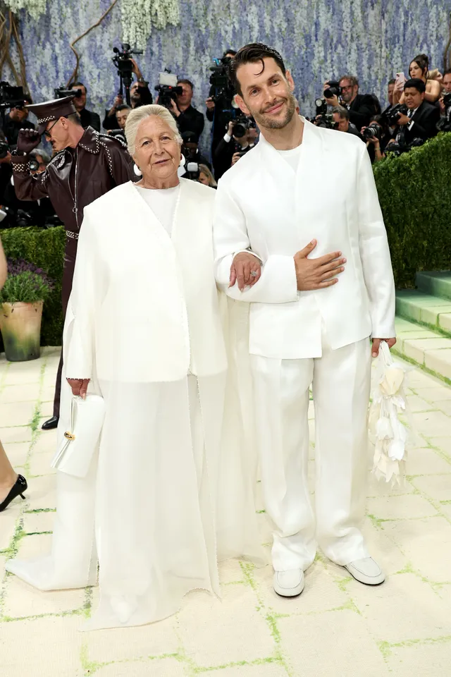 Met Gala 2026: Όλα τα looks από το κόκκινο χαλί-56