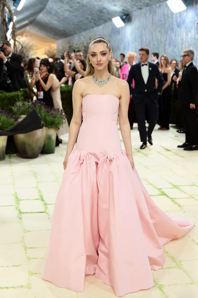 Met Gala 2026: Όλα τα looks από το κόκκινο χαλί-40