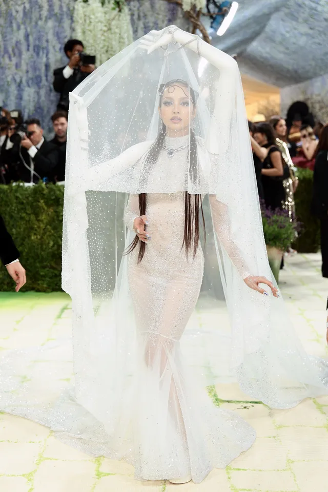 Met Gala 2026: Όλα τα looks από το κόκκινο χαλί-15