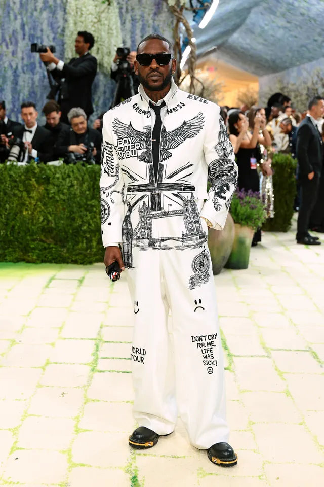 Met Gala 2026: Όλα τα looks από το κόκκινο χαλί-31